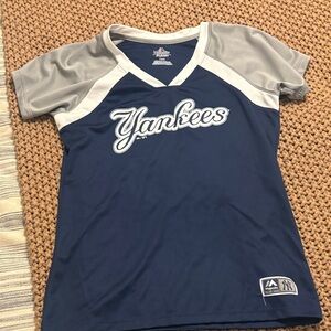 Majestic Navy and Gray Yankees Women’s Shirt